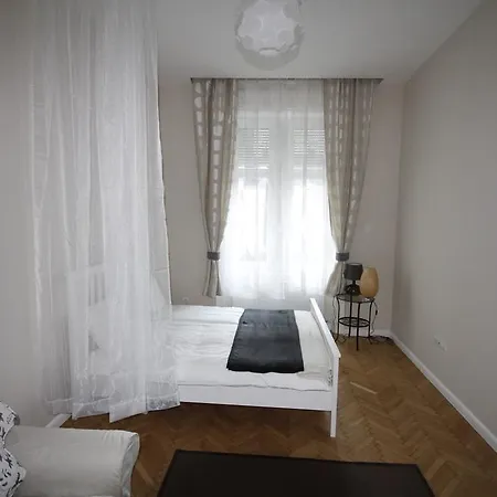 Guesthouse No. 7. 3*